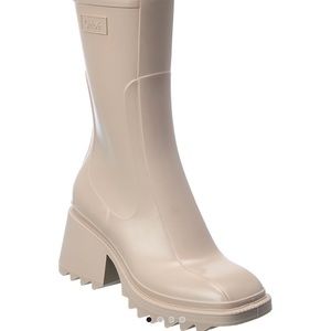 Chloé
Betty Rain Boot size 38 EU. Like new